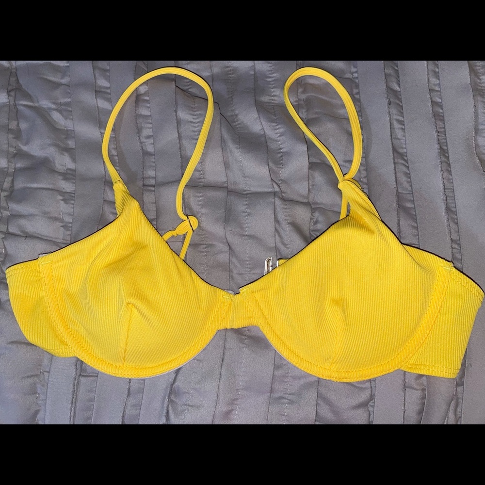 Brand new large yellow bikini top!!
